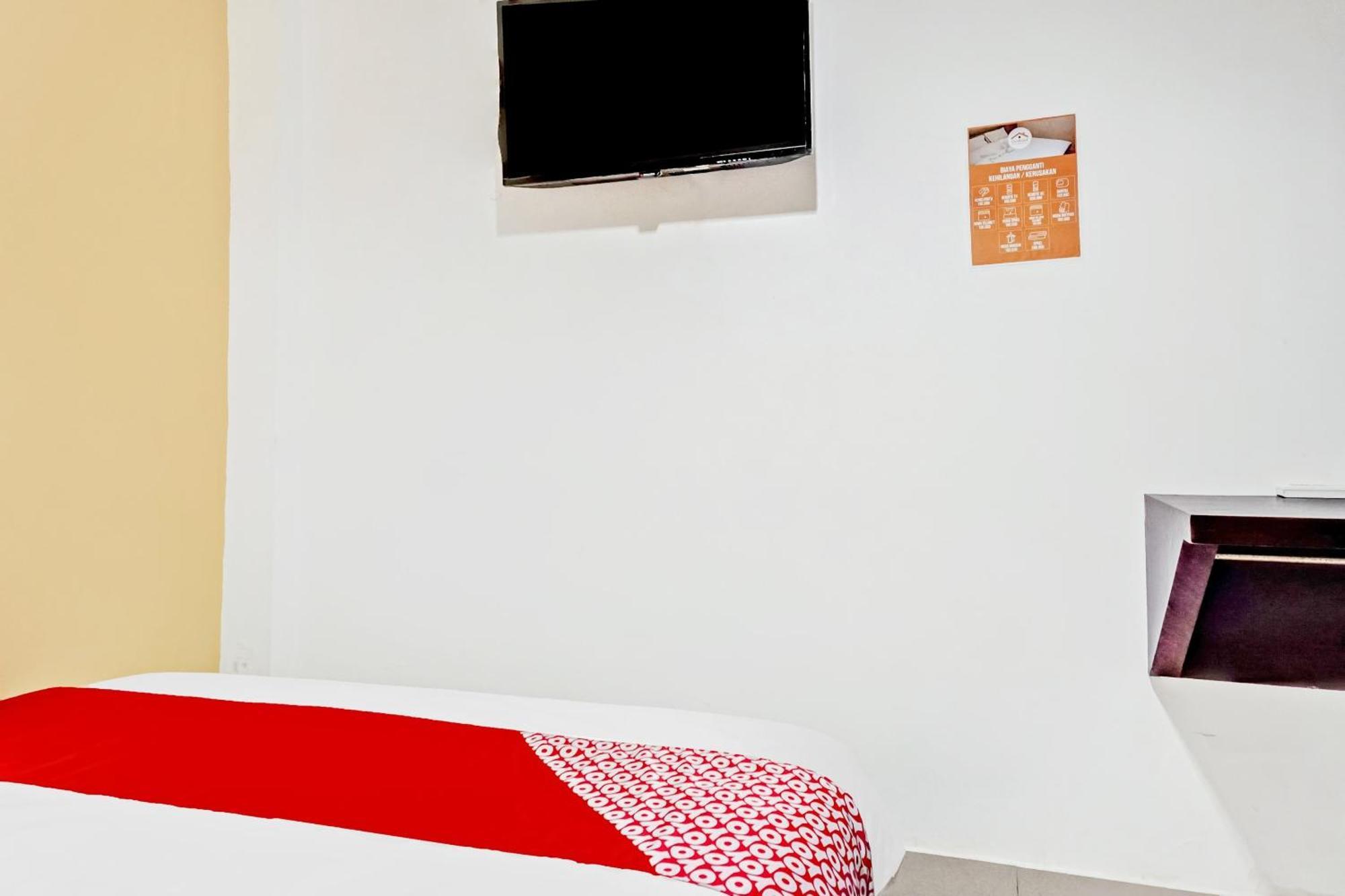 Oyo 90692 포인트 호스텔 자카르타 외부 사진